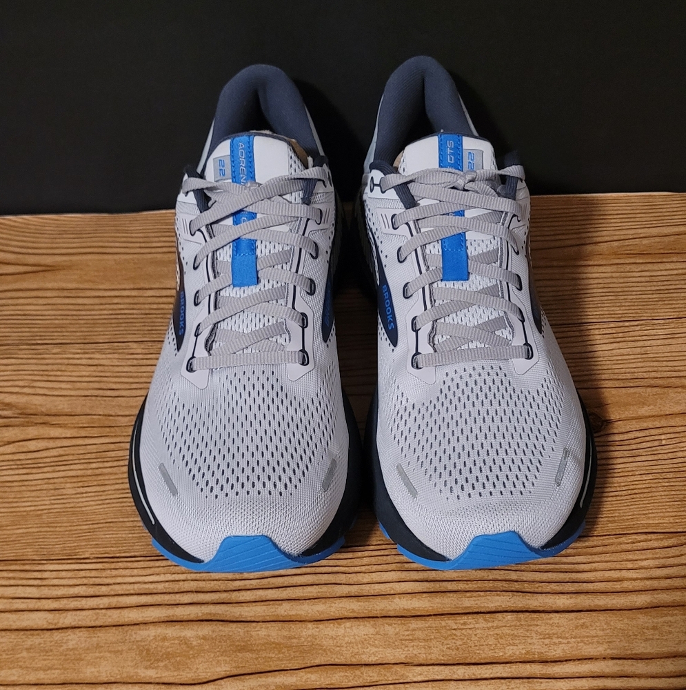 New Brooks Adrenaline GTS 22 athletic running shoes - Picture 8 of 11